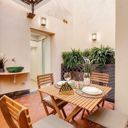 Апартаменти Trevi Chic House Рим Екстер'єр фото