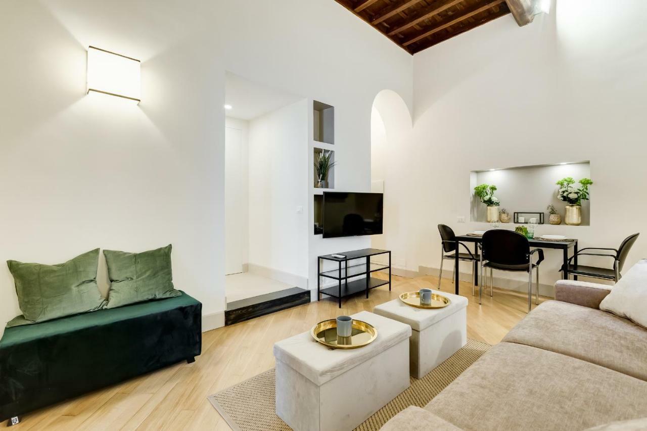 Апартаменти Trevi Chic House Рим Екстер'єр фото
