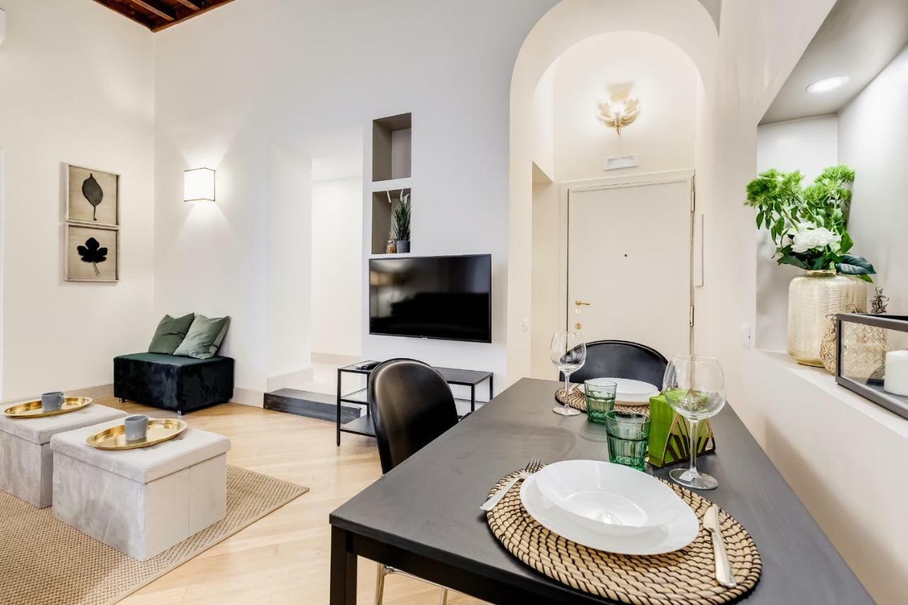 Апартаменти Trevi Chic House Рим Екстер'єр фото