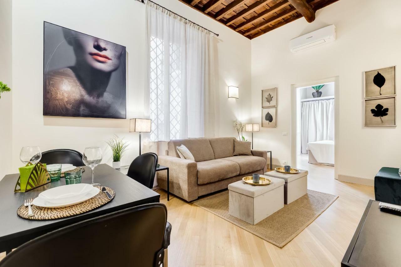Апартаменти Trevi Chic House Рим Екстер'єр фото